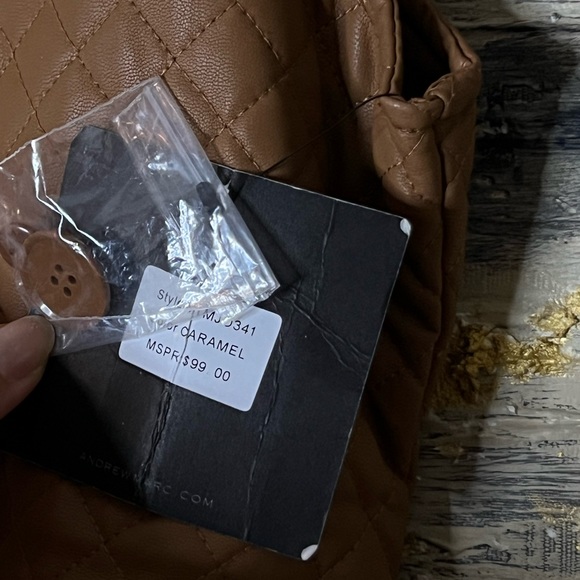 Puffer vest - Picture 5 of 7